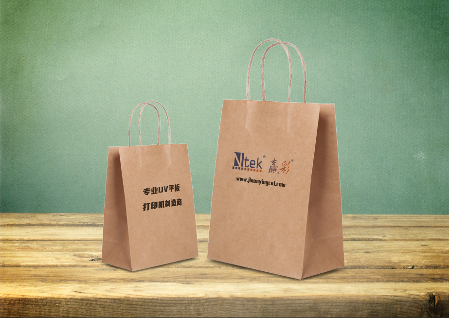 奢侈品重返箱包行業(yè) 2021的現(xiàn)場表演